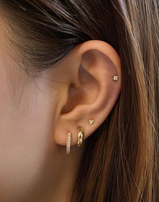 Helix piercing, piercing, lapos porc, studex, barbell piercing, belövés, ékszer, Kiss-Ratalics Brigitta, Debrecen